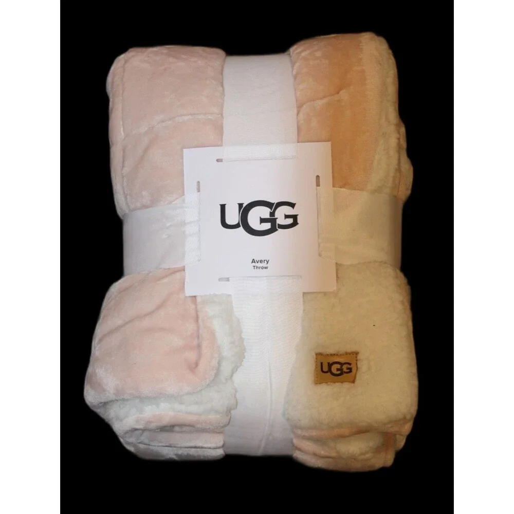 UGG Dasha Reversible Shearling Lined 50